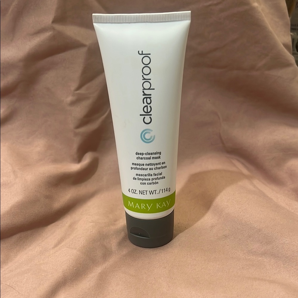 Mary Kay Clearproof Deep-Cleansing Charcoal Mask - White and Green